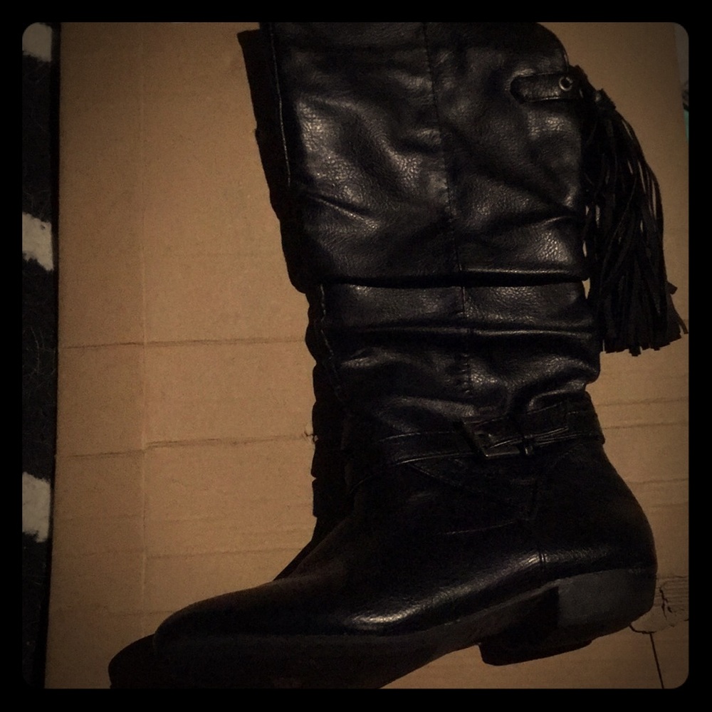 Girls Steve Madden boots.